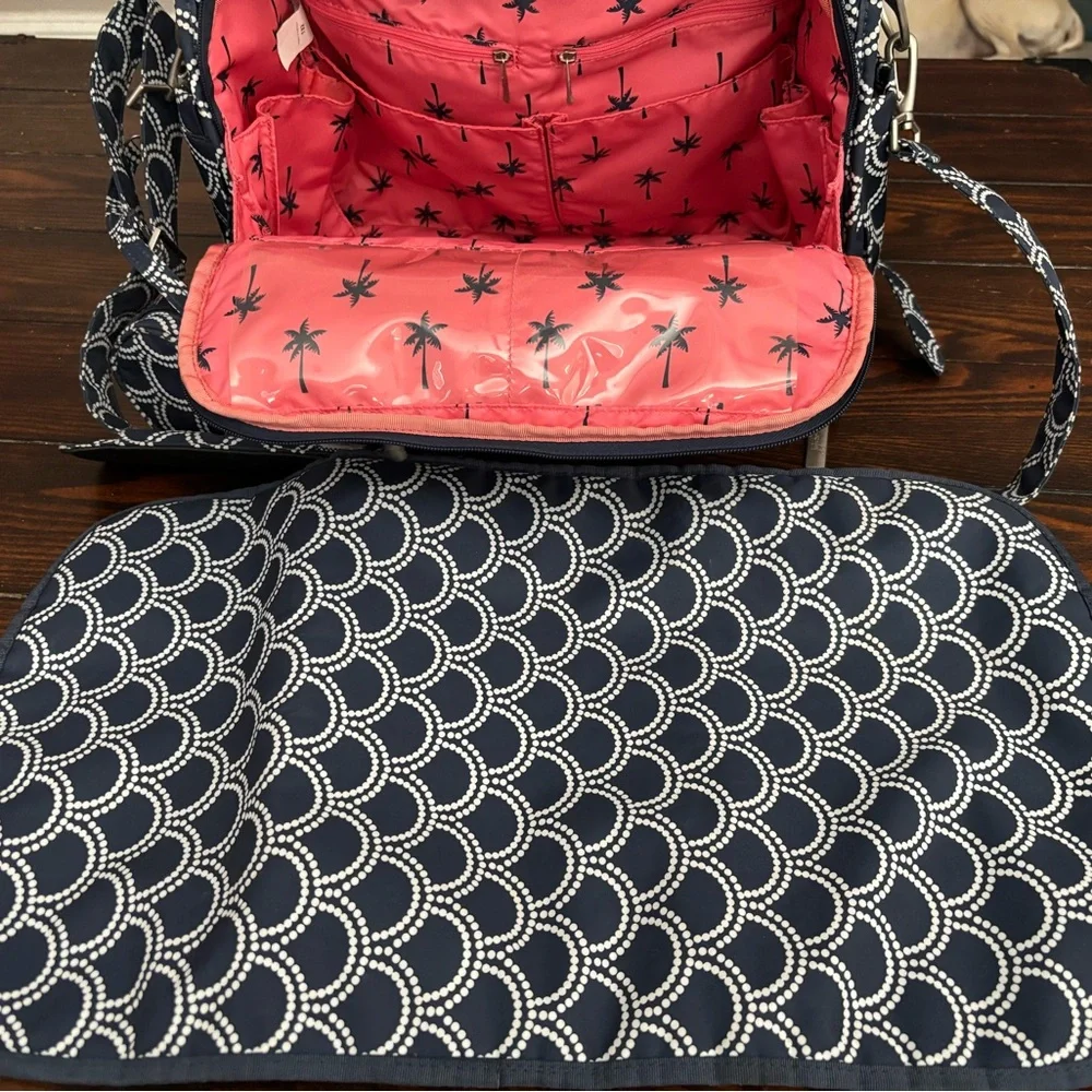 NWOT Ju-Ju-Be Navy and White Baby Bag